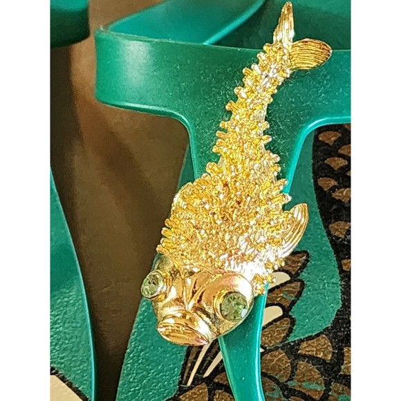 Miss Trish Splash Fish Flip Flops US Size 7 Embellished Green - Picture 4 of 7